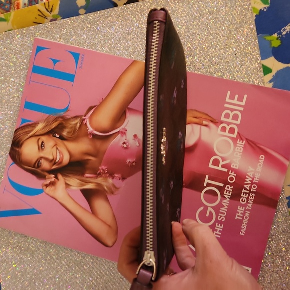 Coach wristlet - Picture 5 of 12